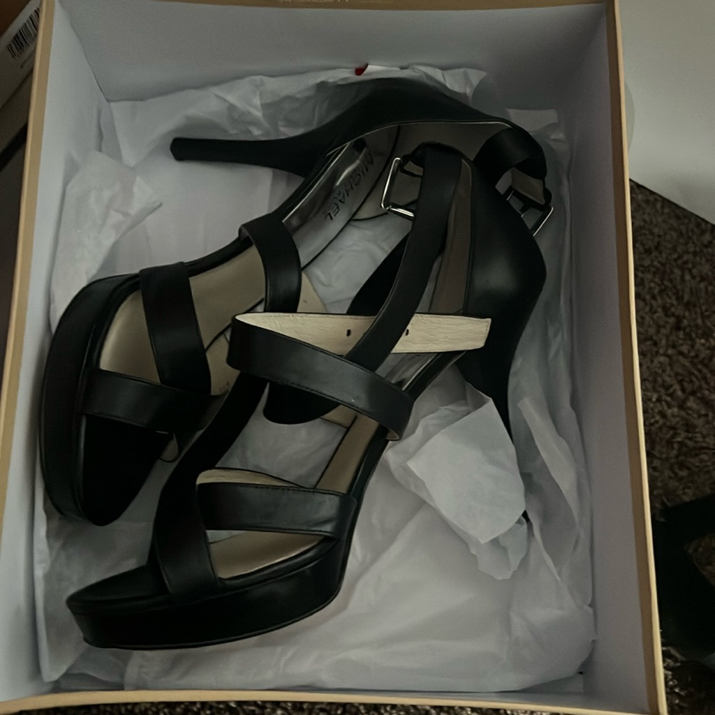 Michael Kors Evie Platform Size 10